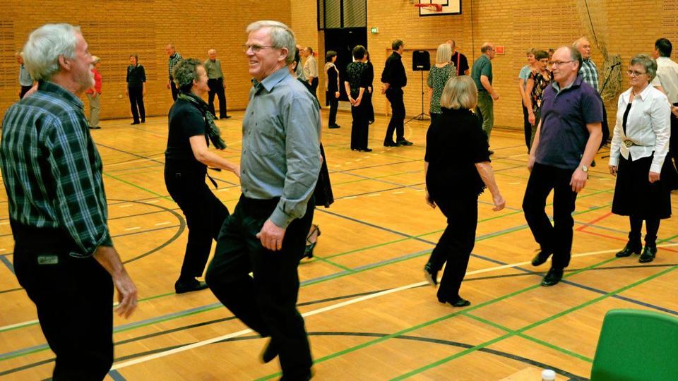 Så skal der danses nogle af de gamle danse. Privatfoto