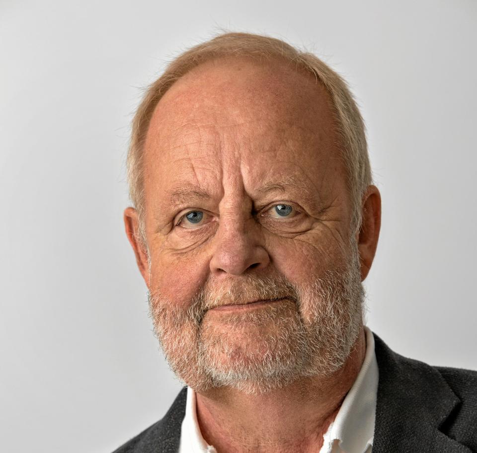 - Jeg får dagligt henvendelser om dårligt arbejdsmiljø i Ejendomscenteret. Det må vi da gøre noget ved, siger Jørgen Tousgaard (S).