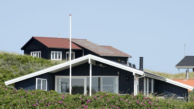 Badebyen Løkken er altid et populært trækplaster om sommeren. 266 sommerhuse er til salg i Løkken-området, og 66 af dem koster mindre end én million kroner. Arkivfoto: Henrik Louis