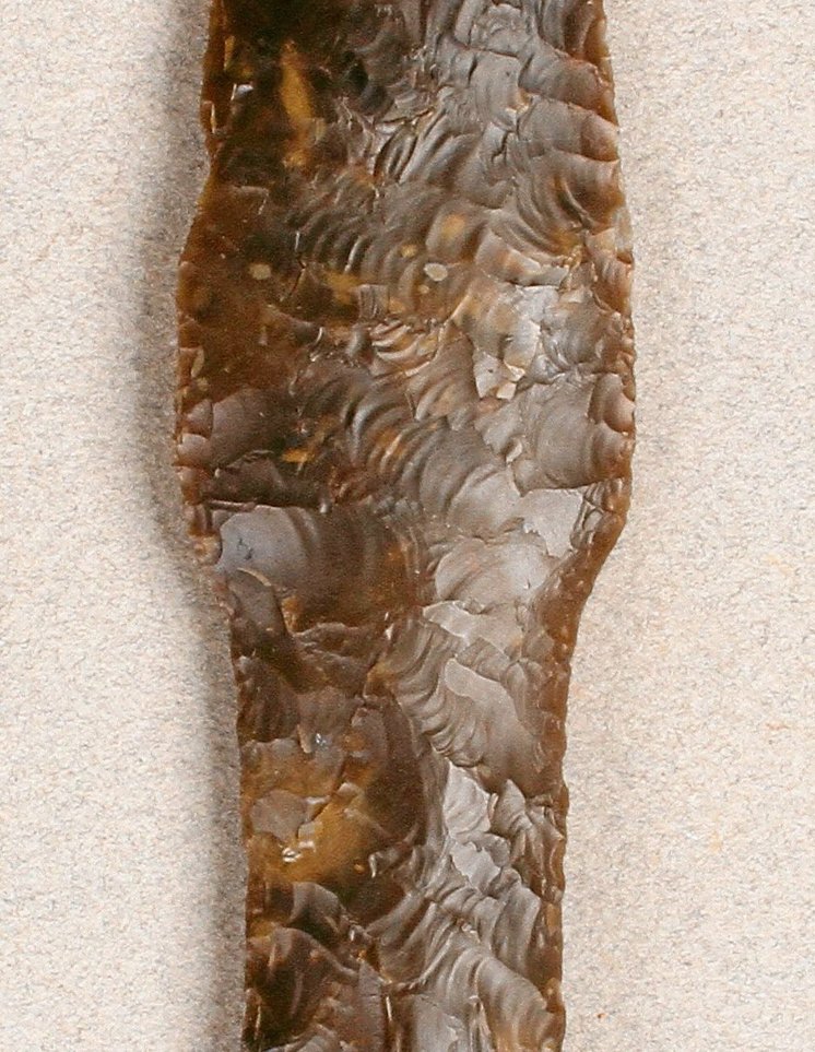 Flintdolken, som er fundet ved Fyrkat