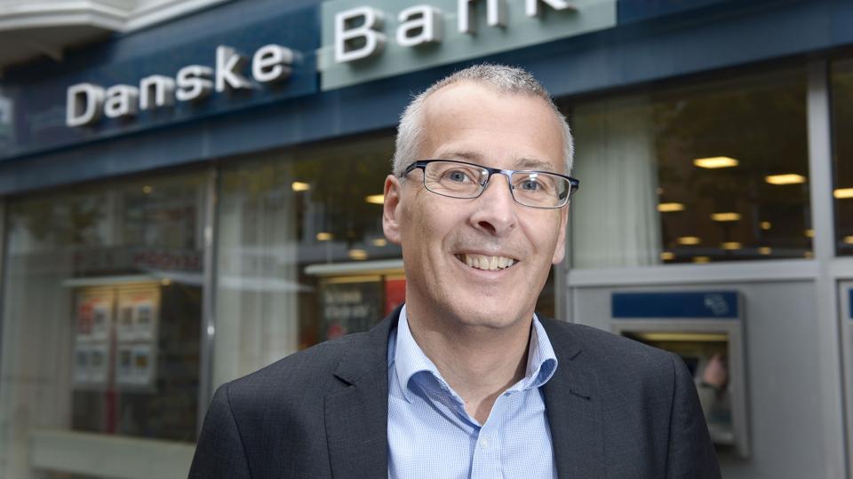 Per Højsgaard fra Danske Bank efterlyser lokale ansøgere med gode ideer. I år har han ekstraordinært mange penge at dele ud af.