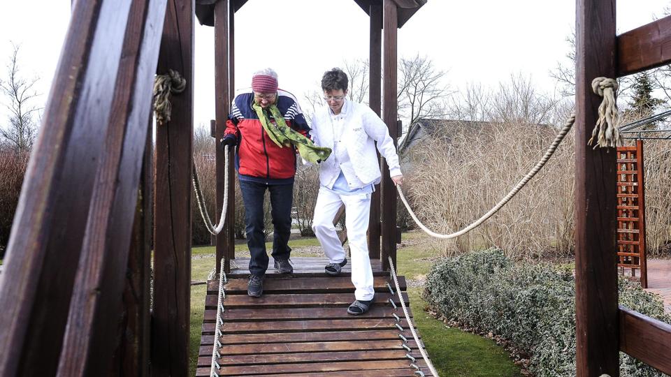 Sansehaven er en af de ting, der taler for at bygge et nyt neurorehabiliteringscenter i Brønderslev. Haven er en vigtig brik i genoptræningen af hjerneskadede nordjyder. Arkivfoto: Bent Bach <i>Bent Bach</i>