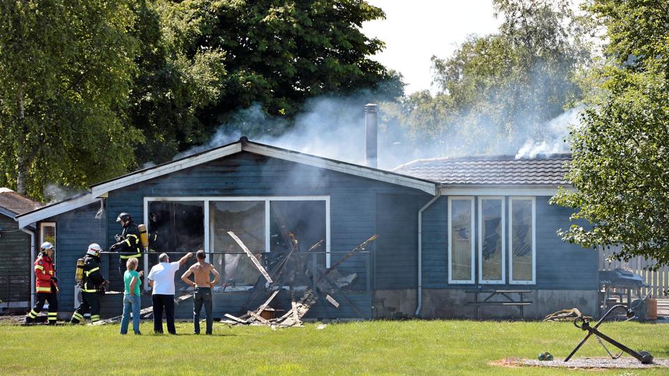 Ilden fik fat i et sommerhus i Egense.Foto: Lars Pauli