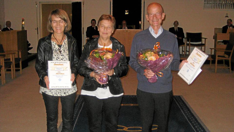 Modtagerne af donationerne havde grund til smil. Fra venstre Mariette Nielsen, Bente Rasmussen og Niels Schoubye. Privatfoto
