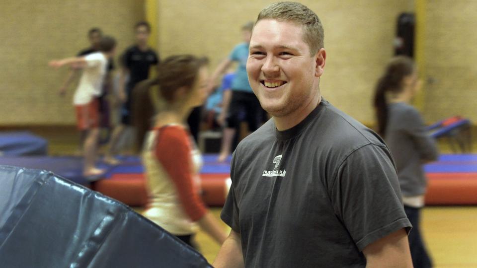 Den årlige gymnastikopvisning er en stor dag for både gymnaster og instruktører - her er det instruktør Jesper Bech Jakobsen.Arkivfoto <i>Michael Bygballe</i>
