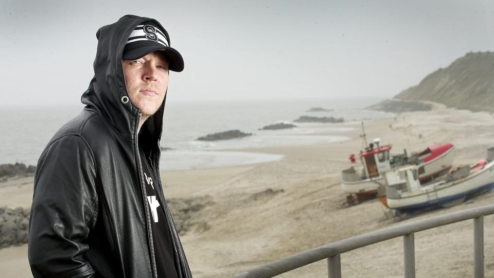 Niarn var tæt på at dø efter et årelangt misbrug. Nu er han ædru og glad for sit liv. Arkivfoto <i>Lars Pauli</i>