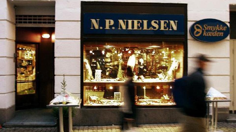 Tyveri af ringe for knap 30.000 kroner fra guldsmed N . P. Nielsen var med i dommen over den 21-årige. Arkivfoto