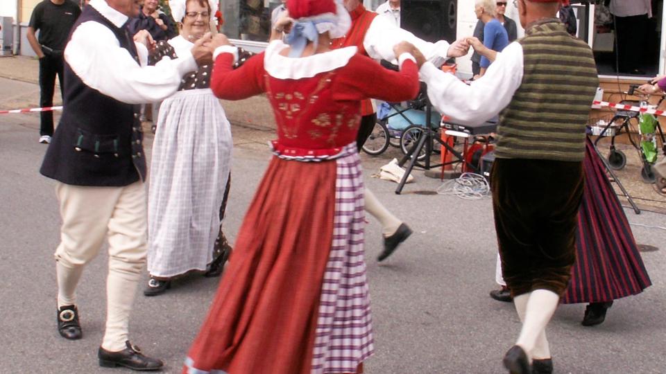 Folkedans er også en konkurrence-dans. Privatfoto