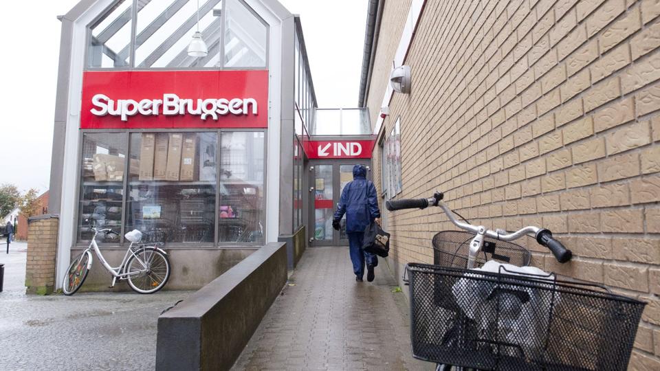 Fra 21. marts er det ikke længere muligt at betale en regning hos postbutikken her i SuperBrugsen i Pandrup. Til gengæld bliver det muligt at sende og hente pakker i hele butikkens åbningstid.Arkivfoto <i>Grete Dahl</i>