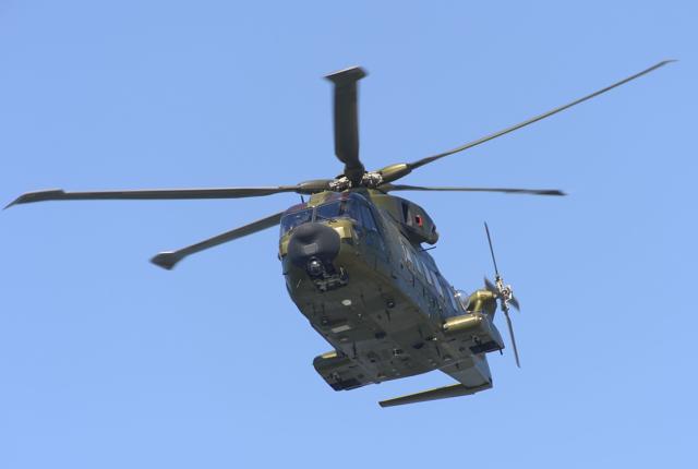 En redningshelikopter blev sendt i luften.  <i>Arkivfoto: Peter Mørk</i>