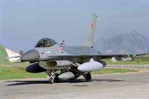 Danske F16 fly undgik at ramme civile