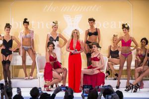 Britney afslører dansk intimmode på catwalken