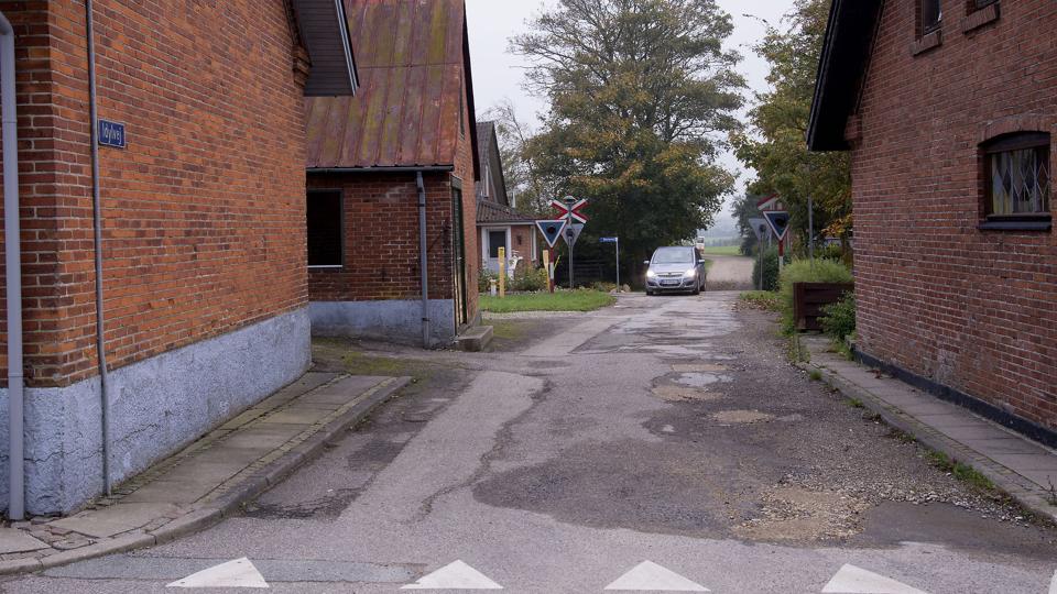 Beboerne på Banevej og Idylvej i Hørdum må indstille sig på, at løbet er kørt for overkørslen, som udvalget for klima, miljø og teknik indstiller til lukning.? Arkivfoto: Peter Mørk <i>Foto: Peter Mørk</i>