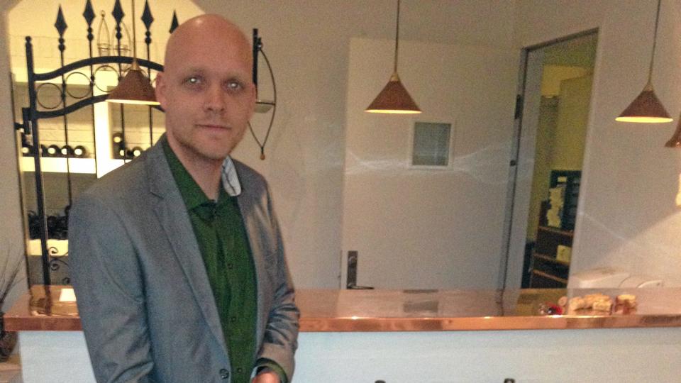 Vinsmagningen blev holdt på Orkideén i marts og er fulgt op af en mundtlig eksamen på Mommark Buisness College Syd. Her fik Mark Kramer et flot 12-tal for sit eksamensprojekt. Privatfoto