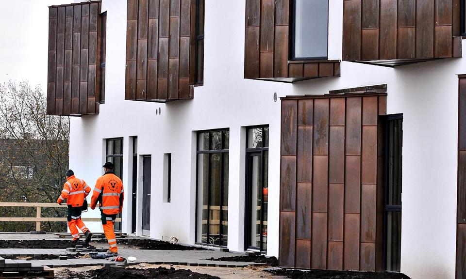 Fagbevægelsen frygter, at Hjørring Kommune sætter arbejdsforholdene på byggepladserne over styr med en aftale med Dansk Byggeri. Arkivfoto: Bent Bach <i>Bent Bach</i>
