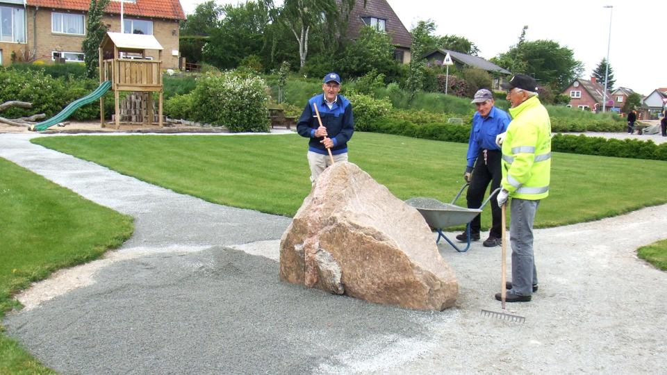 Der er blevet sat penge af til Sejerslevs byforfornyelse, måske tænkes det at bruge nogle af de over to mio. kr. på denne plads centralt i byen. Arkivfoto.