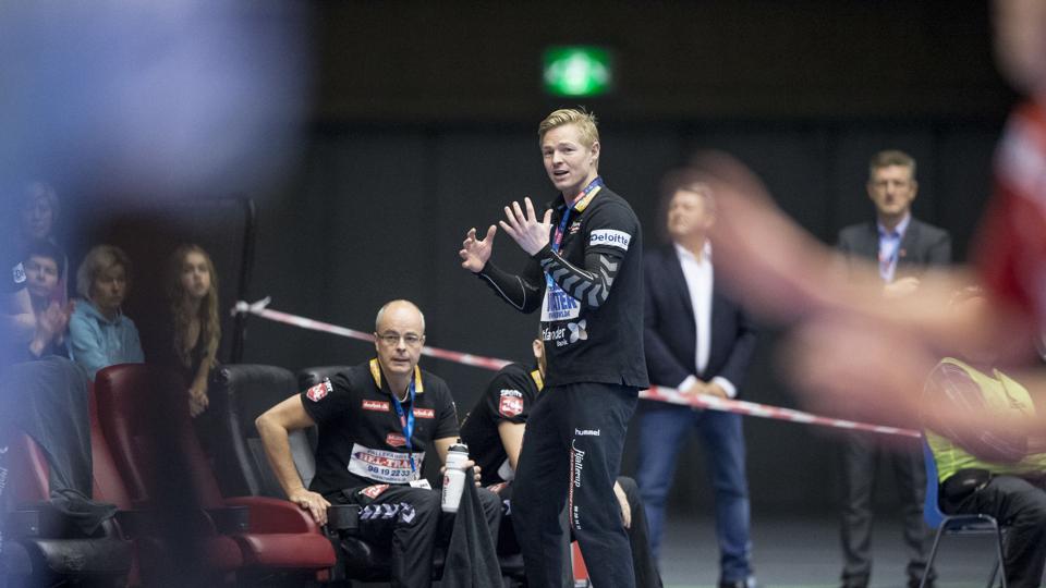 Cheftræner Jesper Jensen får støtte af direktør Jan Larsen. Arkivfoto: Henrik Bo <i>Foto: Henrik Bo</i>