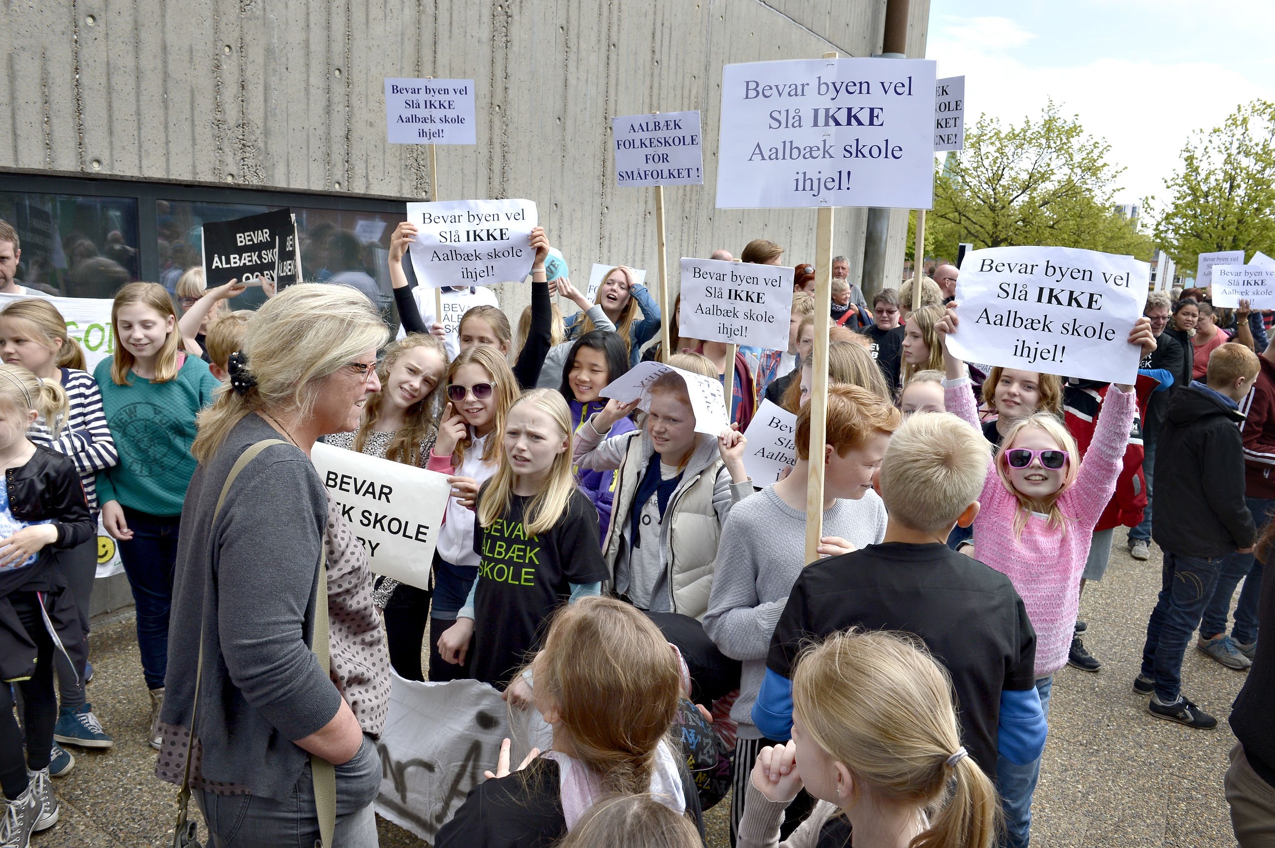 Borgere protesterede foran rådhuset i Frederikshavn