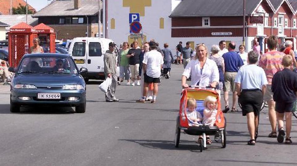 De mange biler, som turisterne bringer til Skagen, generer mange i lokalbefolkningen.Arkivfoto: Kim Dahl Hansen