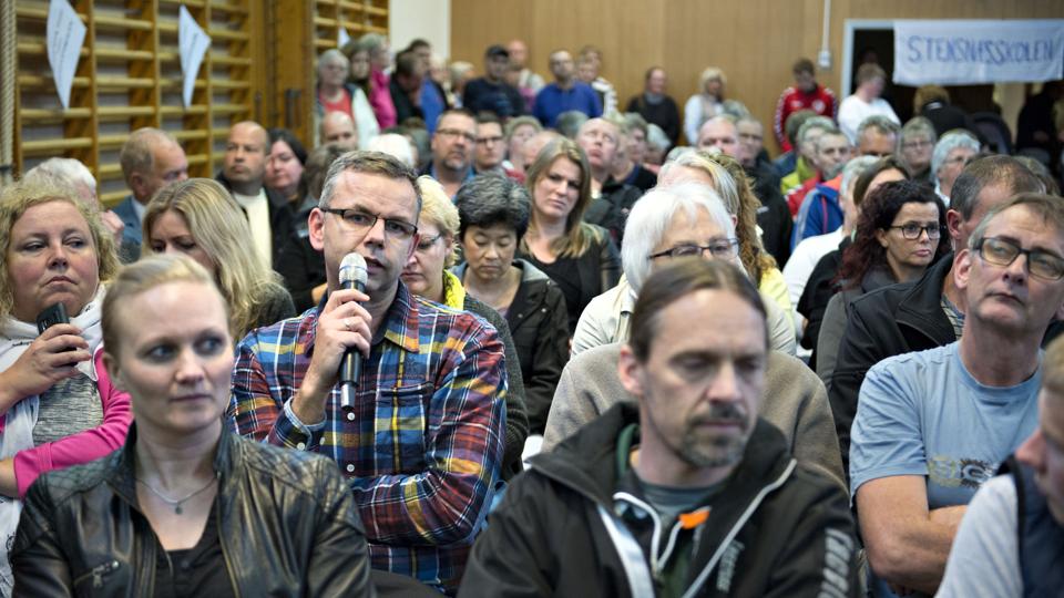 På Stensnæsskolen var der mandag aften borgermøde med deltagelse af cirka 200 lokale. Foto: Hans Ravn <i>Hans Ravn</i>