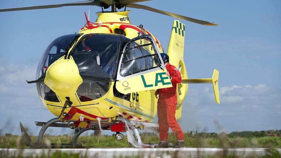 Hvis Region Nordjylland får kommunens tilladelse, ventes lægehelikoptere og flyvevåbenets redningshelikoptere at bruge pladsen ved Mølholmsvej cirka 200 gange om året. Arkivfoto: Daniel Bygballe <i>Foto: Daniel Bygballe</i>