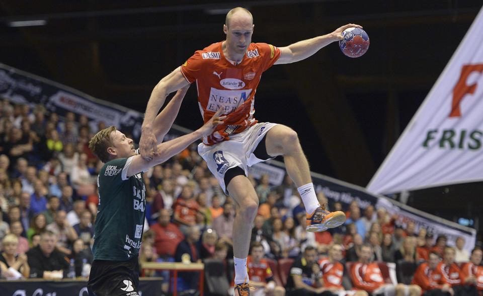 Johan Jakobsson fejrede store triumfer i Aalborg-trøjen, men nu er svenskeren tvunget til at indstille karrieren. Arkivfoto: Michael Bygballe <i>Michael Bygballe</i>