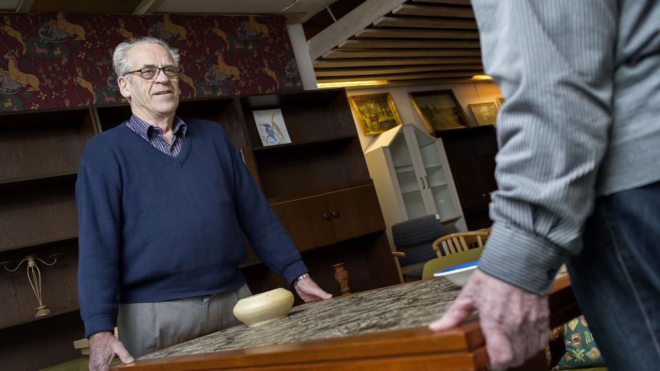 Henning Rolighed har siden genbrugsbutikkens åbning i august 2001 været leder af de mange tilknyttede frivillige medarbejdere på stedet. Foto: Lars Pauli <i>Lars Pauli</i>