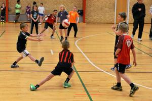 77 elever samlet til Kids Volley på HCI
