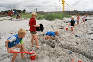 Børnene nød strandlivet