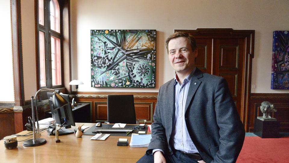Borgmester Thomas Kastrup-Larsen (S) er begejstret for, at +Bus projektet nu kan realiseres med 270 mio. kr. fra staten.