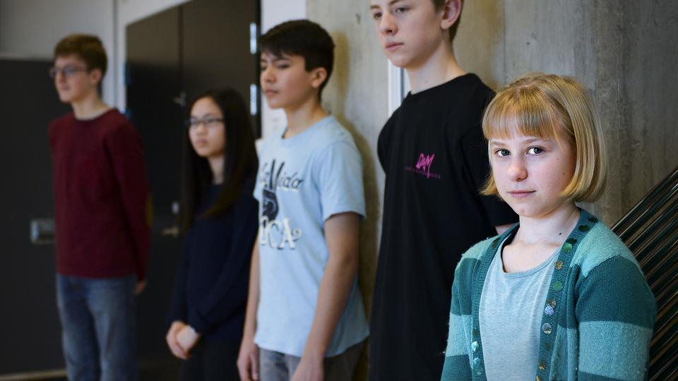 Miriam Cherry på 11 år (allerforrest) og bag hende fra højre, Justin, Lucas, Chi og Alin. <i>Mette Nielsen</i>