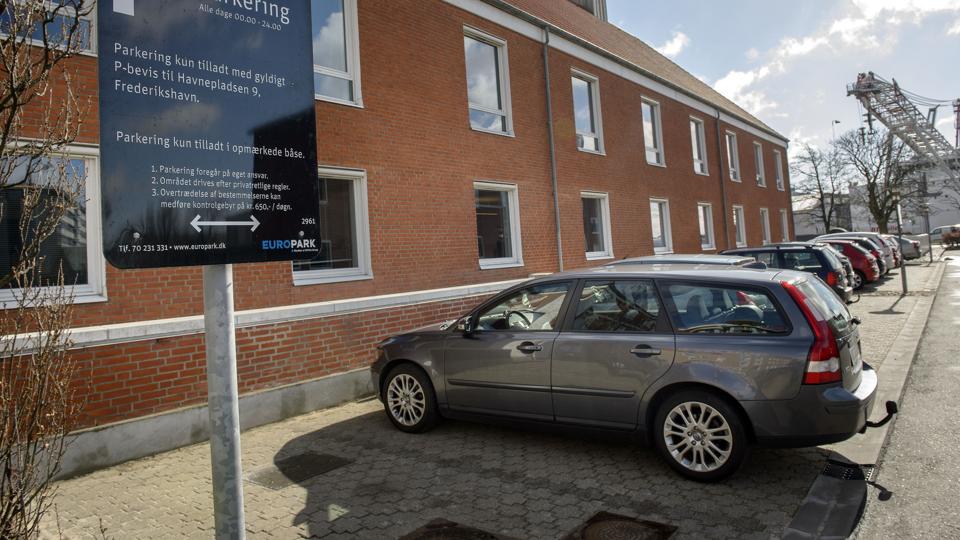 Det gælder om at læse hele teksten på p-skiltene, også det med småt. Arkivfoto