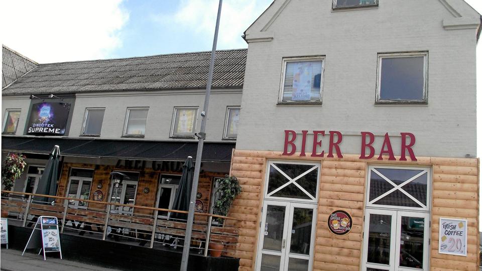 Det skabte noget røre, da Mariagerfjord Kommune begyndte at håndhæve den gamle lokalplan fra 2001, for eksempel da man i 2012 gjorde ophævelser over træfacaden her. Nu håber man, at en grundig dialog kan sikre, at den nye ikke lider samme skæbne.
