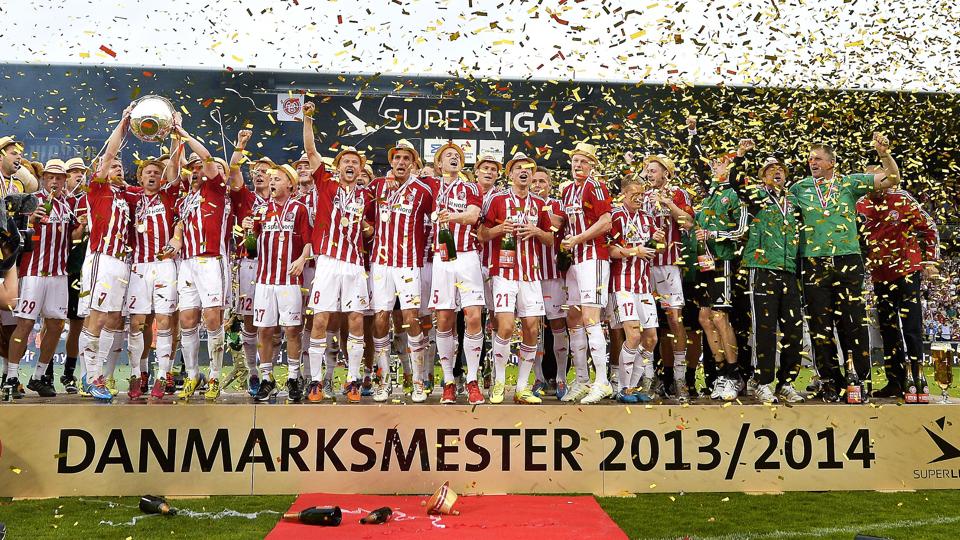 AaB kronede høstede i 2014 både det danske mesterskab og pokaltitlen. Arkivfoto: Torben Hansen <i>Foto: Torben Hansen</i>