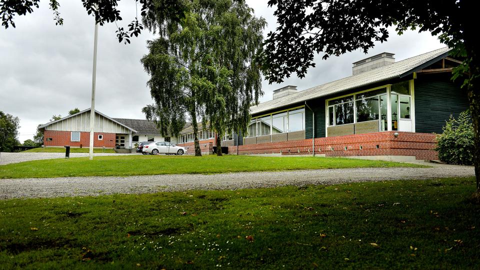 Lynghøj Efterskole rummer 14 bygninger, hvor boligdelen samlet udgør 265 kvm. og erhvervsdelen 3.212 kvm. Foto: Torben Hansen <i>Foto: Torben Hansen</i>