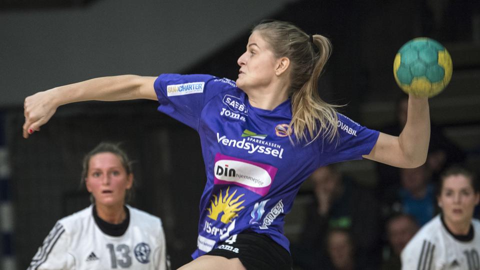 Lærke Christensen måtte nøjes med to scoringer mod VSH 2002, men med i alt 116 mål i 22 kampe har hun vist sin store værdi for Vendsyssel Håndbold.Foto: Peter Broen