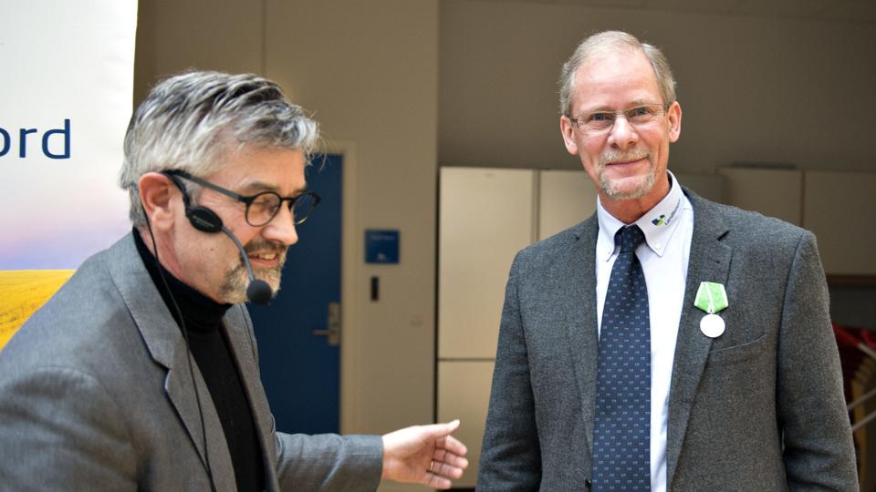 Steen F. Qvist blev dekoreret med medaljen af Niels Juel fra Det Kongelige Danske Landhusholdningsselskab. ?Foto: Kurt Bering