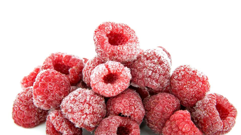 Frosne hindbær er blandt synderne, når der kommer til bakterier i maden. Colourbox