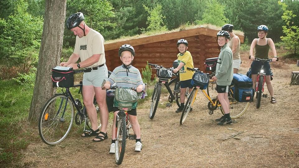 Det enkle liv på to hjul - det er cykelturisme. Men der er også penge i det for de lokalsamfund, cyklisterne kører igennem. Arkivfoto: Peter Broen <i>Pressefotograf Peter Broen</i>