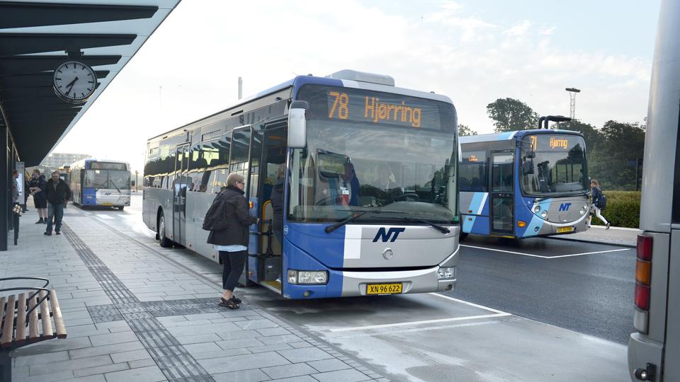 Nu står busdriften i Hjørring Kommune for skud. Arkivfoto: Bente Poder