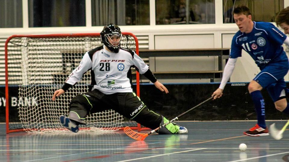 Anders Kjær i målet kan blive af vital betydning for Hot Shots i lokalslaget mod AaB Floorball.Privatfoto