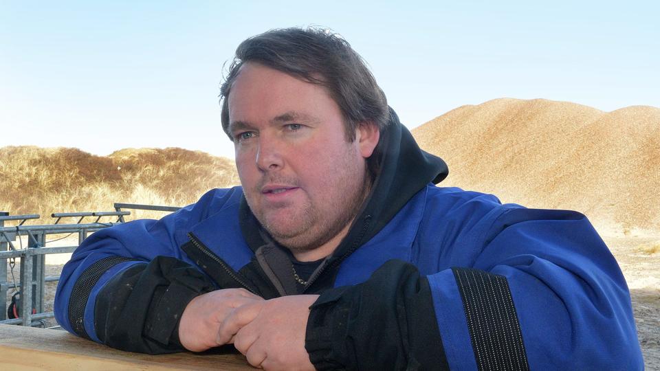 - Det er en mulighed for at forbedre forholdene for vores fiskere, så de ikke skal sidde på havnen i regn og blæst, siger Peter Sand om den ny redskabsterminal. Foto: Ole Iversen