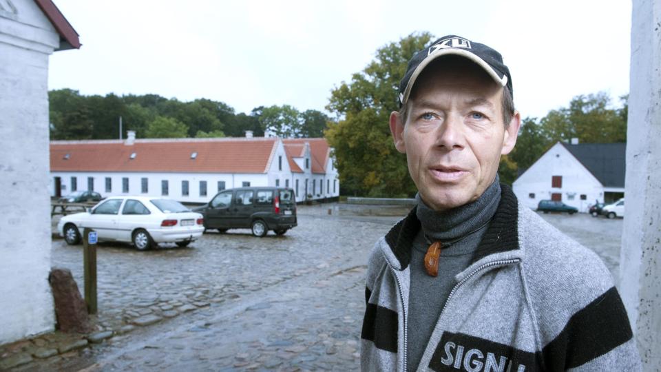 En ungdomsfest på Knivholt fredag aften udviklede sig til et større slagsmål og hærværk. En dørmand blev slået ned, og to 17-årige er sigtet for hærværk, men Knivholt kan ikke sige nej til at leje ud, hvis ellers lejeren er myndig, siger forvalter Olav Madsen. Foto: Henrik Louis