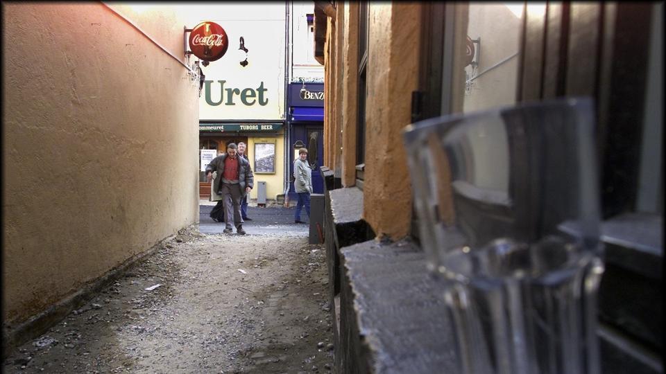 Det var i Ny Mølle Stræde mellem Jomfru Ane Gade og Vesterå, der begyndte at falde mursten ned midt om natten. Arkivfoto: Henrik Bo <i>© Henrik Bo</i>