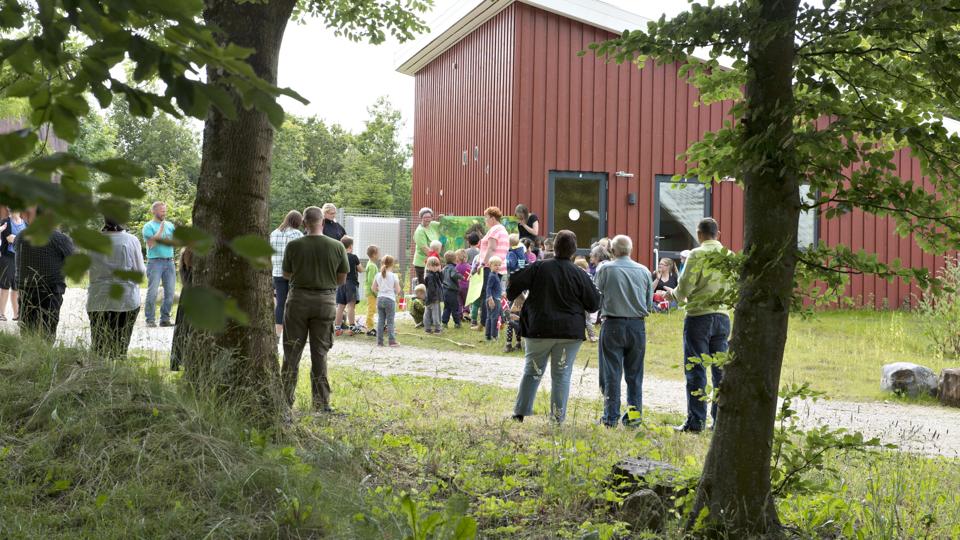 Velfærdsfaciliteterne ved Skovtrolden blev indviet i sommeren 2014 - efter en årelang proces. Nu er politikerne på vej til at udbygge stedet, så der bliver plads til yderligere 15 børn og fire-fem ekstra medarbejdere. ?Arkivfoto