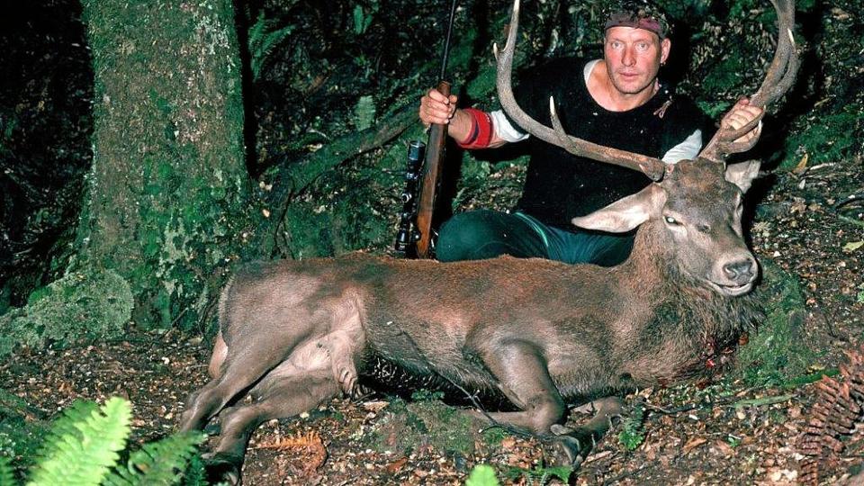 Freddy Wulff - med nedlagt bytte. Privatfoto.
