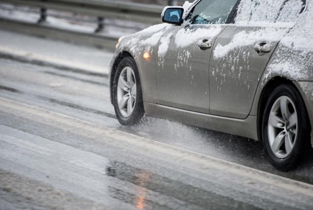 Årets første vintervejr betød onsdag aften, at en mandlig bilist kørte galt i sin bil på E45 ved Hobro. Arkivfoto: Henrik Bo <i>Foto: Henrik Bo</i>