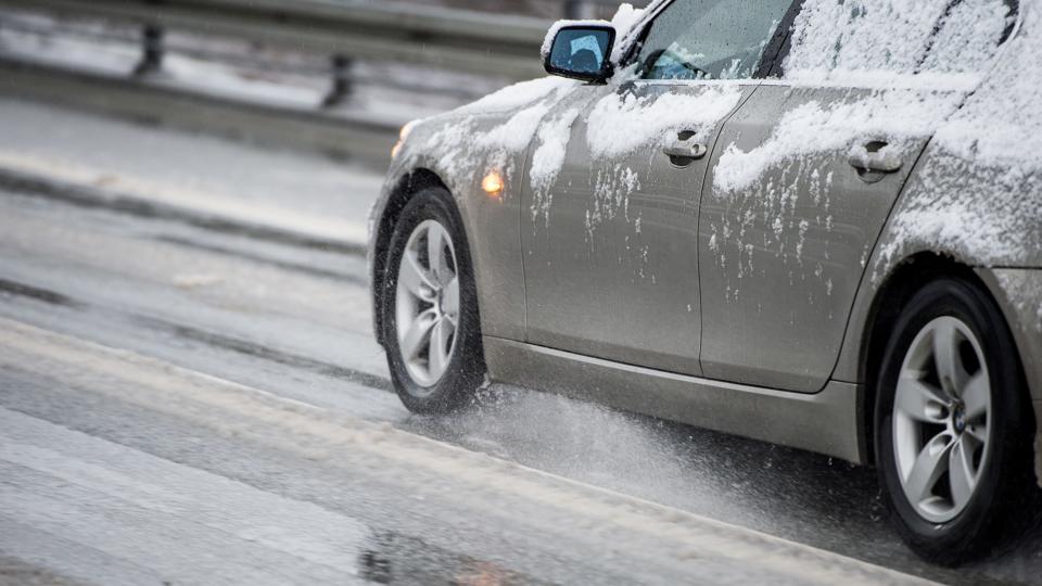 Årets første vintervejr betød onsdag aften, at en mandlig bilist kørte galt i sin bil på E45 ved Hobro. Arkivfoto: Henrik Bo <i>Foto: Henrik Bo</i>