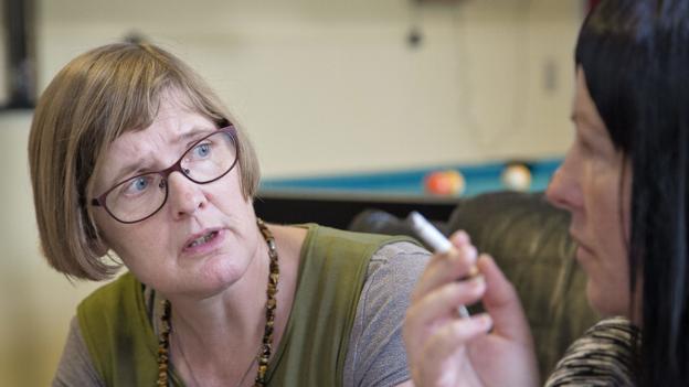 Leder Susanne Houmøller frygter igen besparelser på det kommunale tilskud. Det kan lukke Den Blå Sociale Cafe. <i>Arkivfoto: Ajs Nielsen</i>