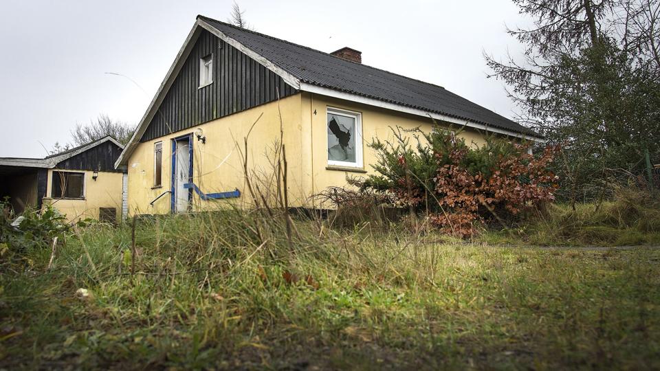 Huset på Wiffertsholmvej 14 bliver af andre beboere i Solbjerg omtalt som en skamplet for byen.